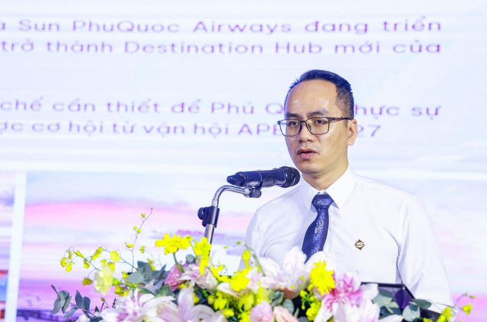  Ông Lã Vĩnh Nam, Phó Giám đốc Kinh doanh Sun PhuQuoc Airways (đại diện Tập đoàn Sun Group) 