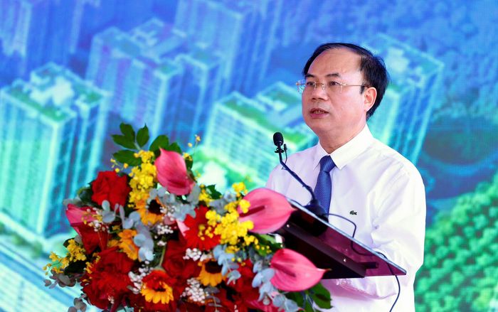  Thứ trưởng Bộ Xây dựng Nguyễn Văn Sinh phát biểu chỉ đạo tại lễ khởi công. Ảnh: NC 