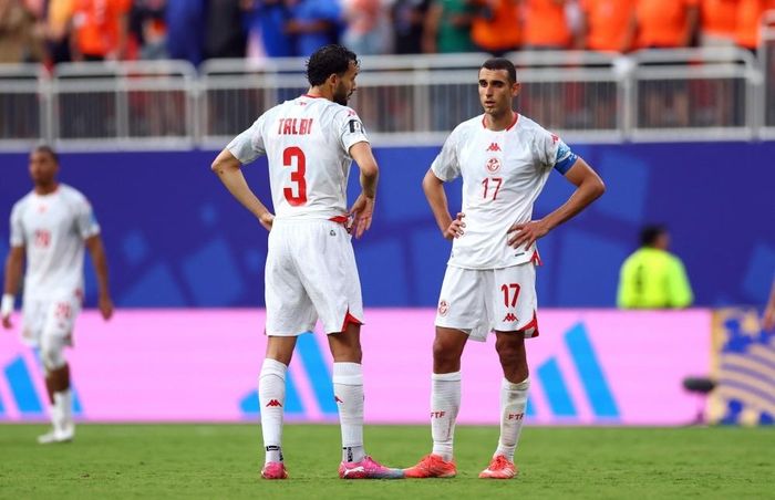  Hàng thủ Tunisia liên tục mắc lỗi trong kỳ World Cup đáng quên. 