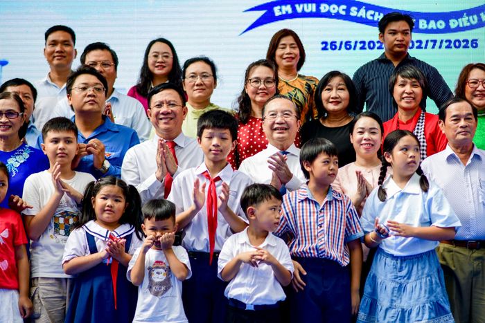  Hội sách năm nay quy tụ hơn 50 đơn vị xuất bản với 48 gian hàng rực rỡ sắc màu, mang đến hàng nghìn tựa sách đa dạng về nội dung lẫn hình thức. Ban tổ chức đã chuẩn bị hơn 150 hoạt động giao lưu, trải nghiệm sinh động diễn ra liên tục trong suốt tuần lễ hội. 