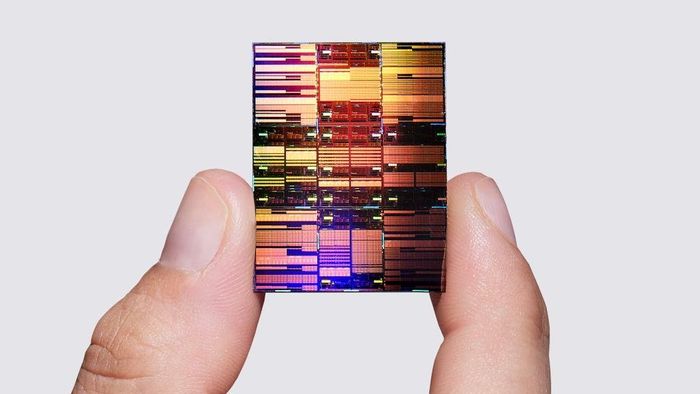 Nguyên mẫu chip mới của IBM có kích thước chỉ 0,7 nm. Ảnh: IBM. 
