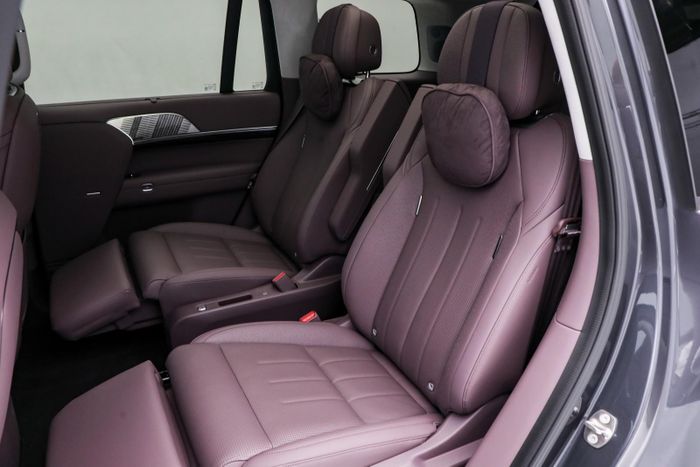  Các mẫu SUV thuộc phân khúc này thường là những sản phẩm có lợi nhuận cao nhất trong danh mục của một thương hiệu. Trong giai đoạn tháng 1 đến tháng 4/2026, doanh số nhóm xe này tăng 80% so với cùng kỳ năm trước. 