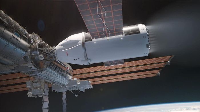  Để đưa ISS rời quỹ đạo, NASA sẽ sử dụng tàu vũ trụ Dragon do SpaceX cải tiến, đẩy trạm ISS vào bầu khí quyển trái đất. Ảnh: SpaceX. 