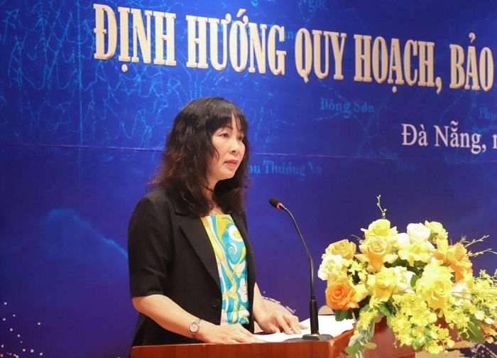 Bà Trương Thị Hồng Hạnh, Giám đốc Sở VHTTDL Đà Nẵng phát biểu tại hội thảo