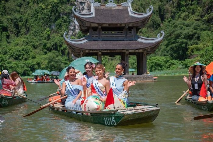 Nhiều thí sinh chia sẻ rằng đây là một trong những điểm đến ấn tượng nhất mà họ từng trải nghiệm, nơi hội tụ hài hòa giữa thiên nhiên, lịch sử và đời sống văn hóa bản địa