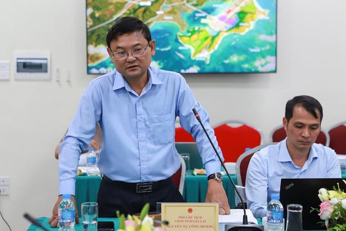 Ông Nguyễn Tự Công Hoàng - Phó Chủ tịch UBND tỉnh Gia Lai tiếp thu ý kiến Hội đồng. Ảnh: Đức Tú