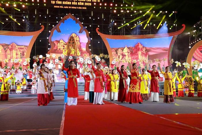 Các đoàn tham gia ngày hội Chăm