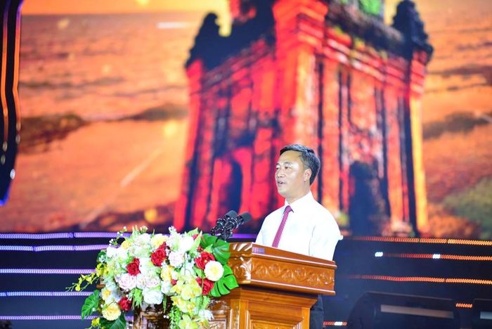 Phó Bí thư Tỉnh ủy, Chủ tịch UBND tỉnh Khánh Hòa Nguyễn Việt Hùng phát biểu