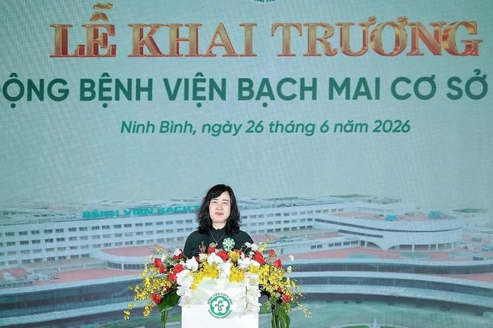 Đồng chí Đào Hồng Lan, Ủy viên Trung ương Đảng, Bí thư Đảng ủy, Bộ trưởng Bộ Y tế phát biểu tại Lễ khai trương hoạt động Bệnh viện Bạch Mai cơ sở Ninh Bình. Ảnh: Phạm Tuấn Anh - TTXVN