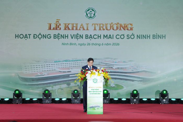 PGS.TS Đào Xuân Cơ, Giám đốc Bệnh viện Bạch Mai phát biểu tại buổi lễ.