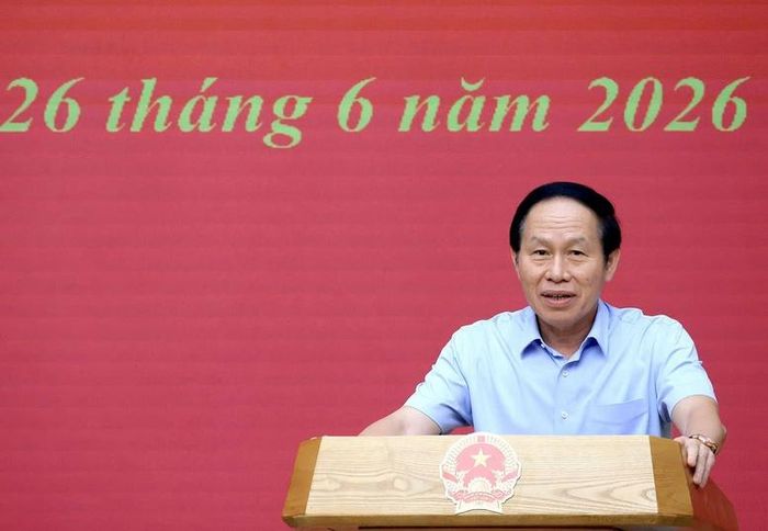 Phó Thủ tướng Chính phủ Lê Tiến Châu phát biểu giao nhiệm vụ cho tân Phó Chủ nhiệm Văn phòng Chính phủ Trần Anh Tiến - Ảnh: VGP/Thu Sa