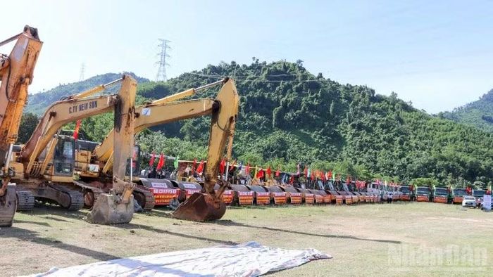 Dự án cải tạo, nâng cấp Quốc lộ 14D có tổng mức đầu tư 4.518 tỷ đồng, chiều dài 65,37km.