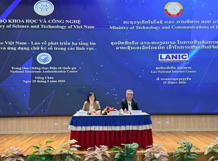 Bà Tô Thị Thu Hương, Giám đốc Trung tâm Chứng thực điện tử quốc gia Việt Nam (NEAC), Bộ Khoa học và Công nghệ tại hội thảo.