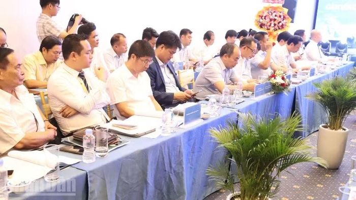 Đông đảo doanh nghiệp dự hội thảo.