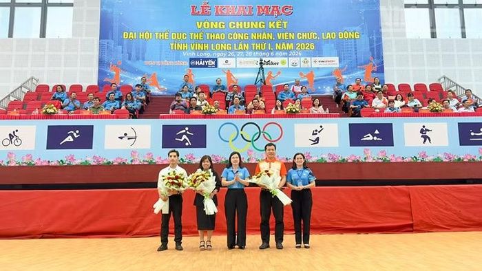 Tri ân nhà tài trợ.