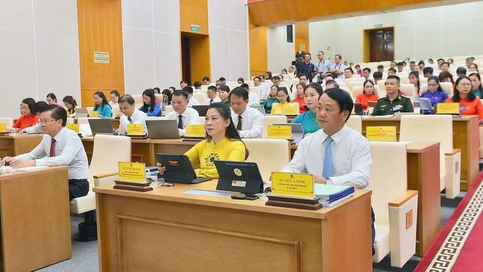 Đồng chí Hầu A Lềnh, Ủy viên Trung ương Đảng, Bí thư Tỉnh ủy Tuyên Quang dự kỳ họp.