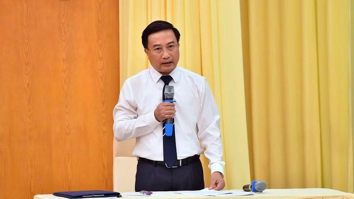 Giám đốc Sở Nông nghiệp và Môi trường tỉnh Tuyên Quang Phạm Mạnh Duyệt trả lời chất vấn.