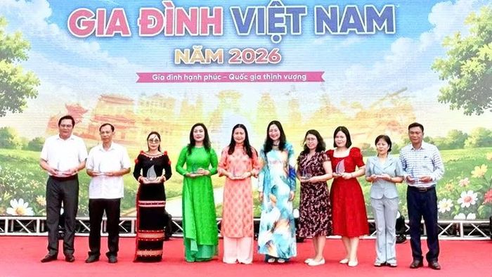 Vĩnh Long tham gia Ngày gia đình Việt Nam tại Khánh Hòa.