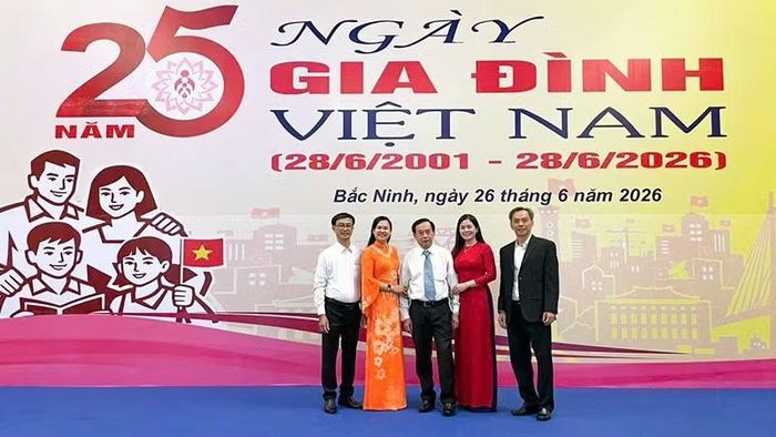 Vĩnh Long tham dự Hội nghị biểu dương người làm công tác gia đình toàn quốc tại Bắc Ninh.