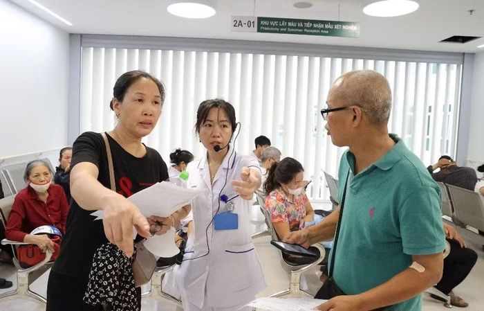 Ngay trong ngày đầu hoạt động, Bệnh viện Bạch Mai cơ sở Ninh Bình đã đón hàng nghìn bệnh nhân đến khám, chữa bệnh.