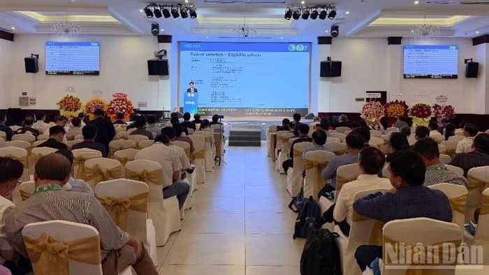 Nhiều chuyên gia nước ngoài tham dự hội nghị.