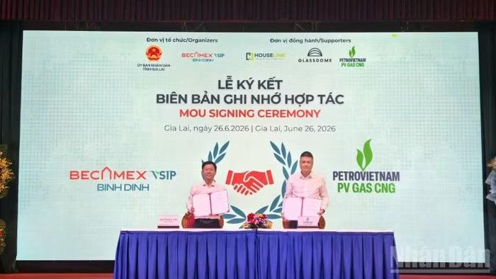 Ký kết Biên bản ghi nhớ (MOU) giữa Công ty CP Becamex Bình Định và Công ty cổ phần CNG Việt Nam về cung cấp giải pháp năng lượng sạch.