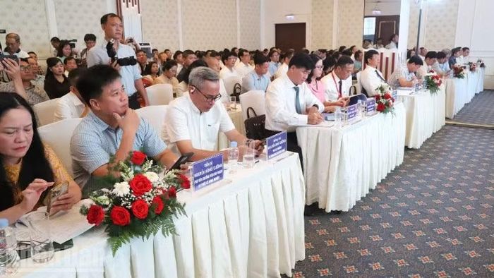 Các đại biểu dự Hội thảo.