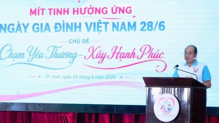 Phó Chủ tịch Ủy ban nhân dân thành phố Huế đề nghị Hội liên hiệp Phụ nữ thành phố tiếp tục đẩy mạnh tuyên truyền Luật Phòng, chống bạo lực gia đình năm 2022; phổ biến các chủ trương, chính sách về công tác dân số và xây dựng hệ giá trị gia đình Việt Nam trong thời kỳ mới.