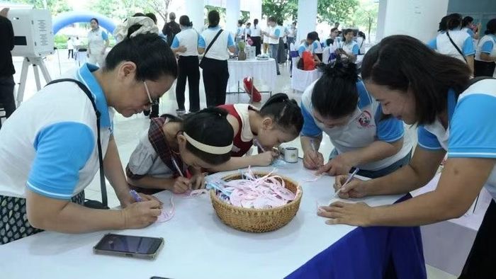 Với thông điệp "Chạm yêu thương - Xây hạnh phúc", thông qua chương trình góp phần xây dựng xã hội nhân ái, văn minh và phát triển bền vững.
