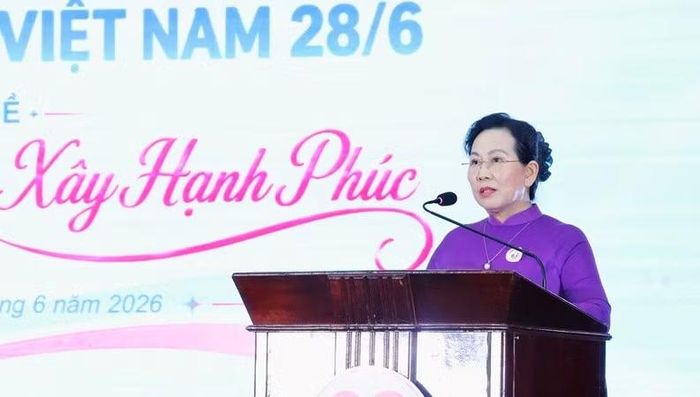 Ủy viên Trung ương Đảng, Phó Chủ tịch Ủy ban Trung ương Mặt trận Tổ quốc Việt Nam, Bí thư Đảng ủy, Chủ tịch Hội liên hiệp Phụ nữ Việt Nam Lê Thị Thủy phát biểu tại buổi lễ.