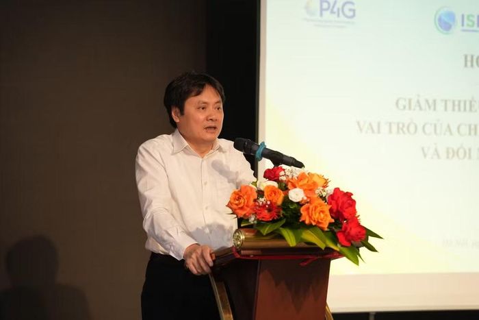 Tiến sĩ Nguyễn Trung Thắng, Phó Viện trưởng Viện Chiến lược, Chính sách nông nghiệp và môi trường phát biểu tại hội thảo.