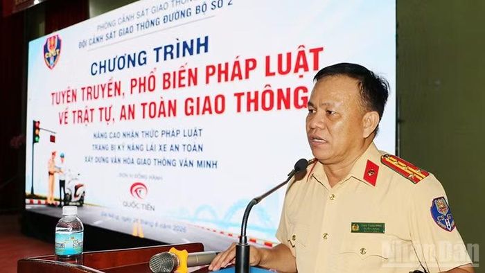 Đại tá Phan Thanh Hồng, Trưởng Phòng Cảnh sát giao thông Công an thành phố Đà Nẵng, phát biểu tại chương trình.