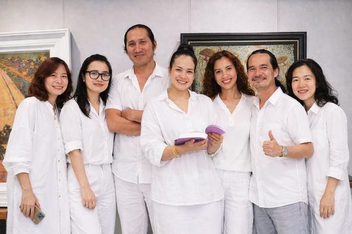 Nhóm 7 họa sĩ