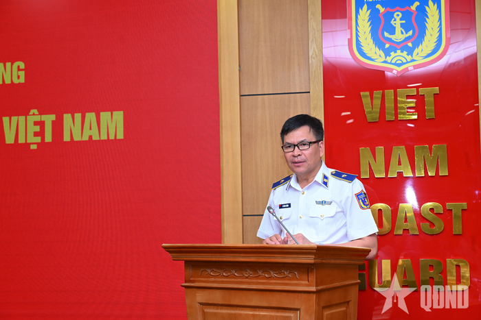  Thiếu tướng Lê Đình Cường, Tư lệnh Cảnh sát biển Việt Nam phát biểu tại buổi làm việc. 