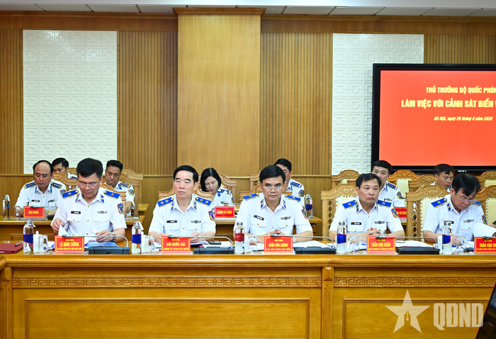 Lãnh đạo Cảnh sát biển Việt Nam tại buổi làm việc.