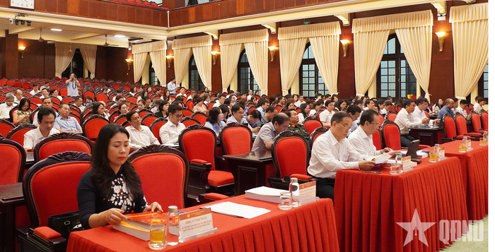 Các đại biểu dự hội thảo.