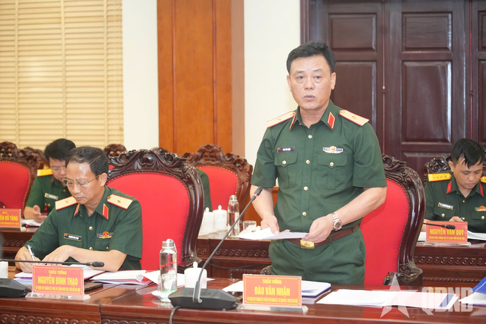 Thiếu tướng Đào Văn Nhận, Phó bí thư Đảng ủy, Tư lệnh BTL Thủ đô Hà Nội phát biểu. 