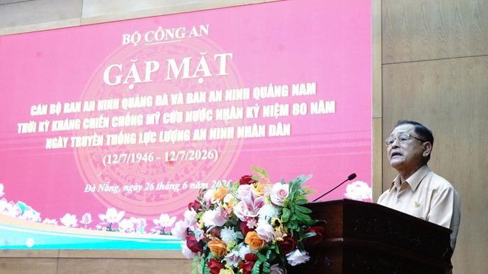 Thượng tướng Lê Thế Tiệm, nguyên Thứ trưởng Bộ Công an phát biểu tại buổi gặp mặt