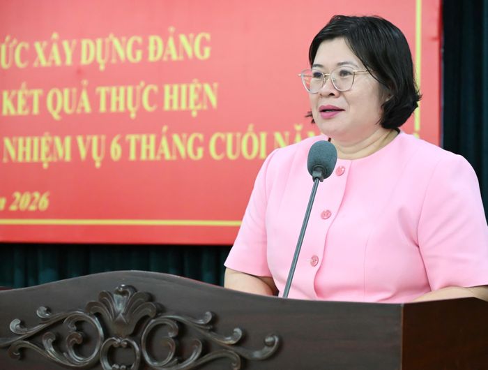  Phó Bí thư Thành ủy TPHCM Văn Thị Bạch Tuyết phát biểu chỉ đạo. Ảnh VIỆT DŨNG 