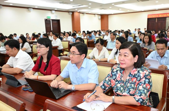  Các đại biểu dự hội nghị. Ảnh VIỆT DŨNG 