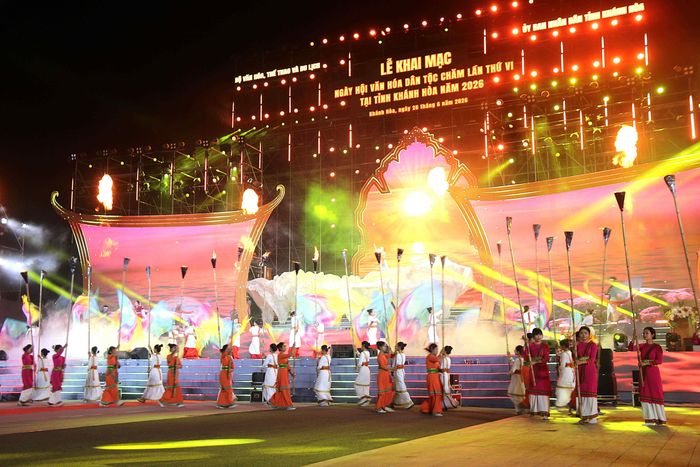 Một tiết mục tại lễ khai mạc Ngày hội Văn hóa dân tộc Chăm lần thứ VI. Ảnh: TIẾN THẮNG