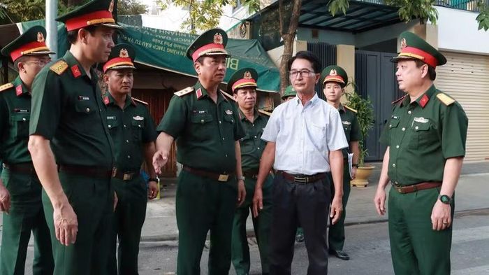 Trung tướng Hà Thọ Bình yêu cầu việc rà soát phải kỹ lưỡng, khoa học, chính xác và sớm hoàn thành quy tập theo đúng quy định. (Ảnh: Lê Sáu - Quang Đạo)