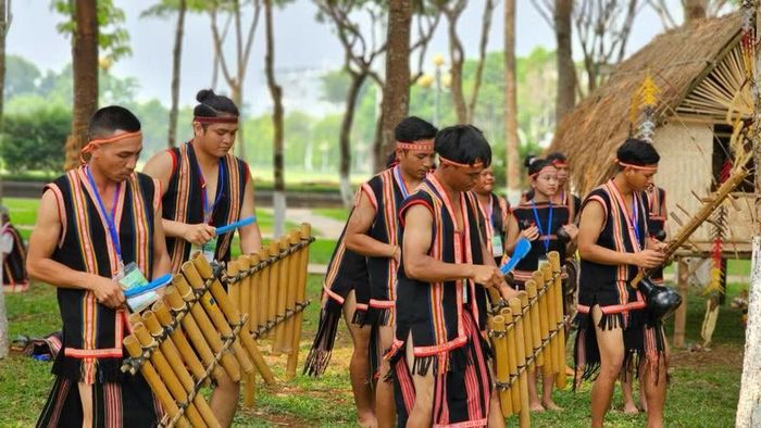 Du khách có thể trải nghiệm văn hóa Tây Nguyên.