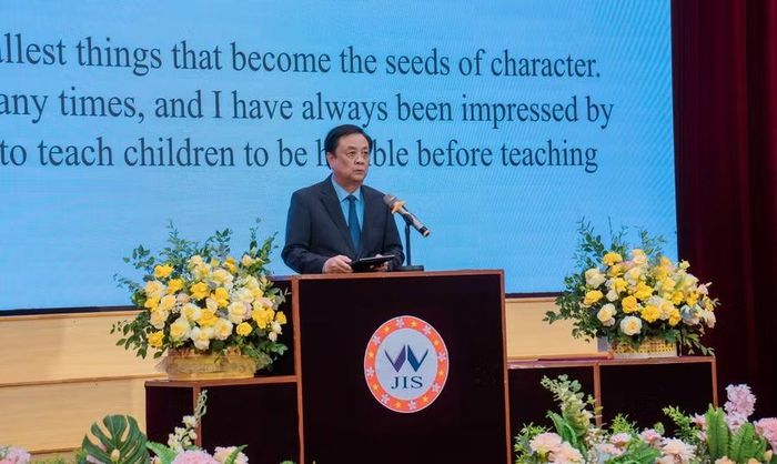 Ông Lê Minh Hoan - nguyên Phó Chủ tịch Quốc hội chia sẻ tại buổi lễ.