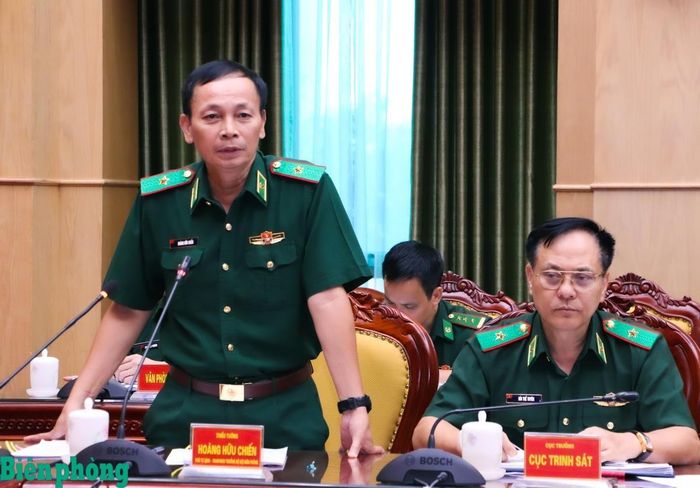 Thiếu tướng Hoàng Hữu Chiến phát biểu tại hội nghị. Ảnh: Dân Chủ