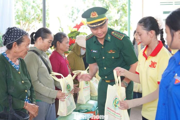  Đội thanh niên tình nguyện trường Đại học Nam Cần Thơ triển khai chiến dịch Thanh niên tình nguyện hè 2026 tại xã Ia Lốp và xã Ea Rốk từ ngày 20 - 27/6. 