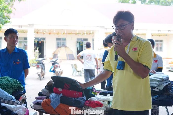  Những ngày đầu triển khai chiến dịch, các tình nguyện viên thực hiện nhiều công trình, phần việc thiết thực hướng về cộng đồng. 