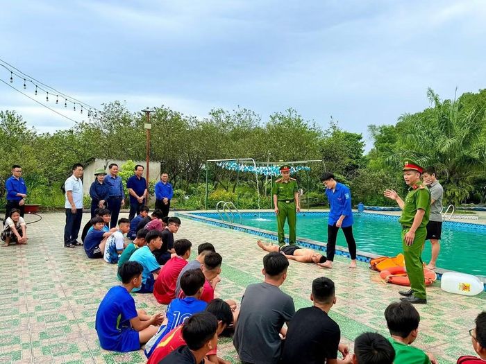 Anh Nguyễn Viết Hải Đăng – Phó Bí thư Tỉnh Đoàn Hà Tĩnh cho biết, thời gian tới, các cấp bộ Đoàn sẽ tiếp tục đẩy mạnh và nhân rộng mô hình lớp dạy bơi miễn phí, đặc biệt ưu tiên tại các địa bàn miền núi, vùng có nhiều sông suối, ao hồ, nơi nguy cơ xảy ra đuối nước cao.