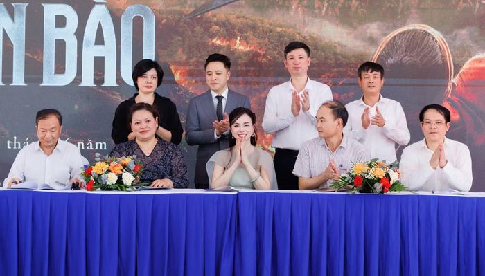 Chiến bào dự kiến ra rạp năm 2028.