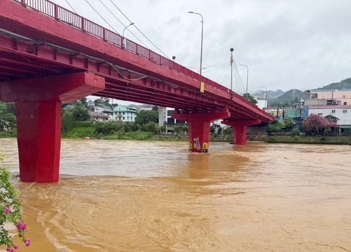 Nước dâng cao tại sông Bằng đoạn qua trung tâm Cao Bằng